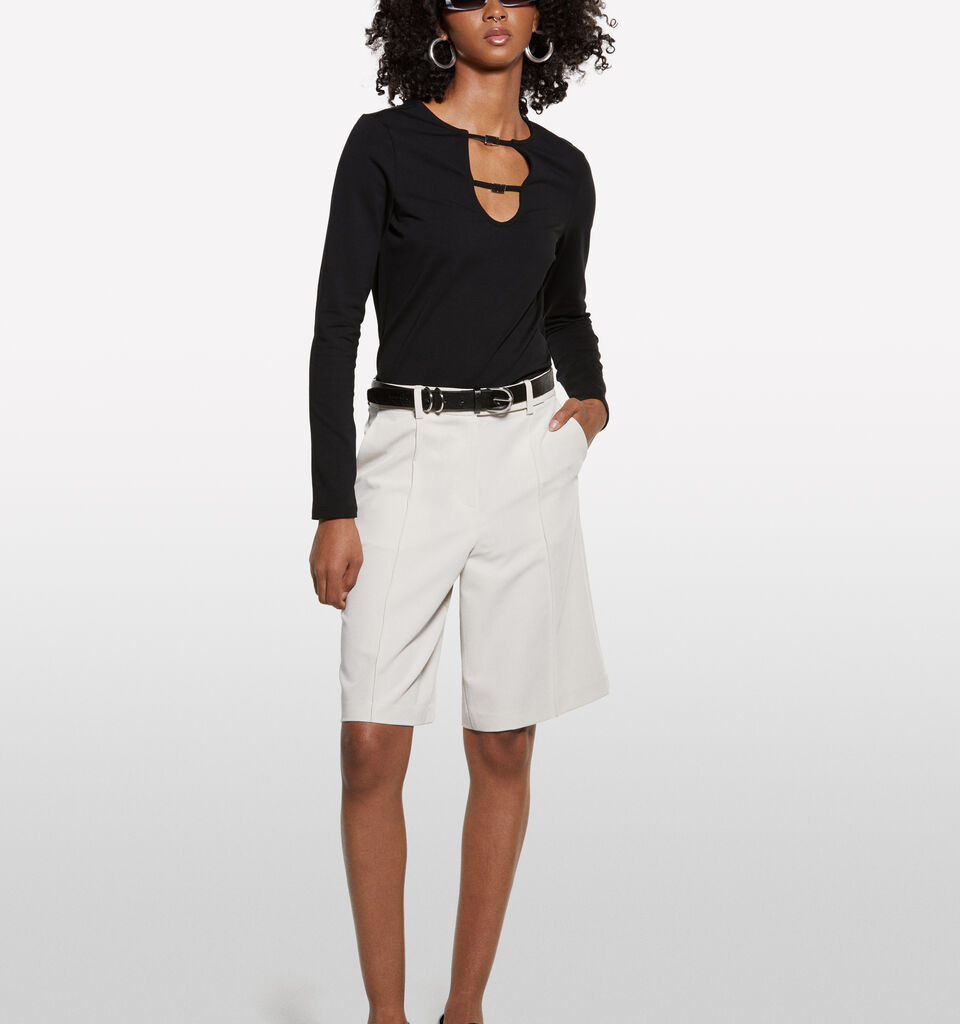 Beige relaxed fit bermudas - women's shorts - Beige | Sisley image number 1